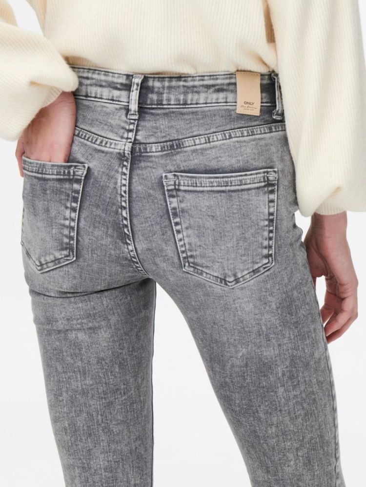 LIGHT GREY DENI